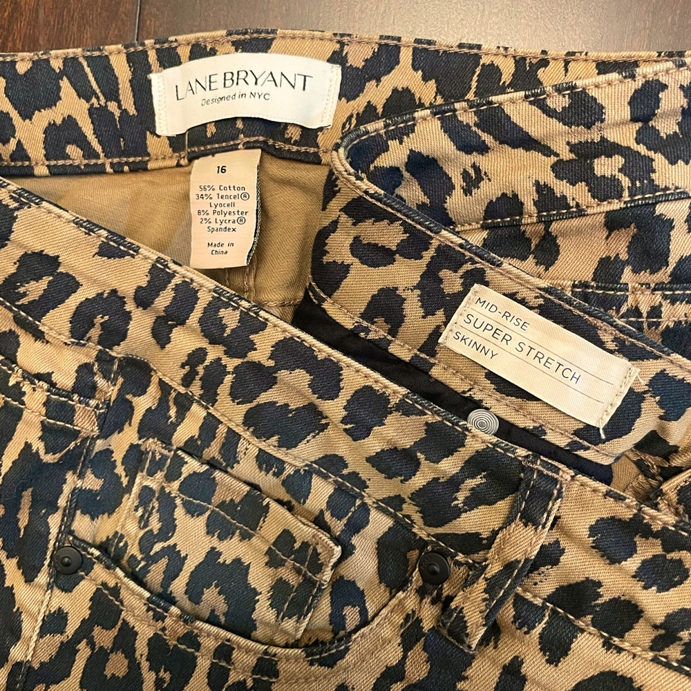 Cheetah Print Mid-rise Super Stretch Skinny Jeans.